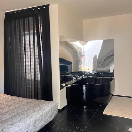 Punto Zero Lux Il Primo Boutique Concept A アパート レッジョ・エミリア